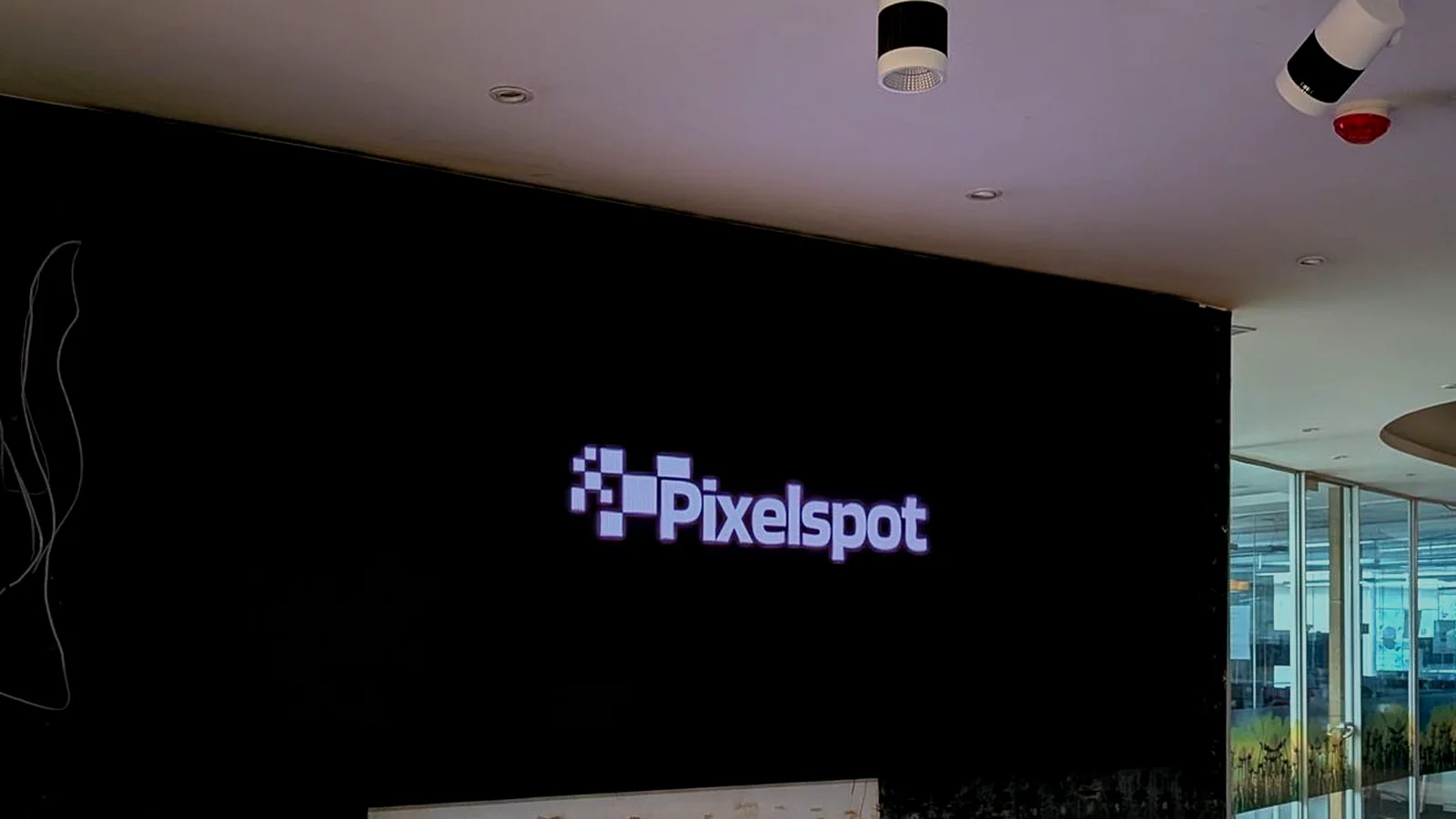 ಬೆಂಗಳೂರಿನ ಕಾರ್ಪೊರೇಟ್ ಆಫೀಸ್‌ನಲ್ಲಿ PixelSpot ಇಂಡೋರ್ LED ವಿಡಿಯೋ ವಾಲ್
